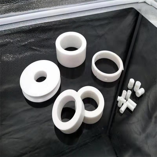 我們應(yīng)該如何選擇氧化鋯陶瓷生產(chǎn)廠家？